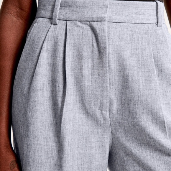 Abercrombie & Fitch Light Gray High-Waist Wide-Leg Pants - Picture 3 of 6